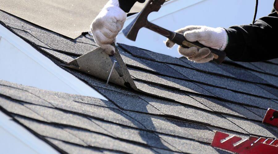 Expert Emergency Roof Repairs services in Uvalde, TX